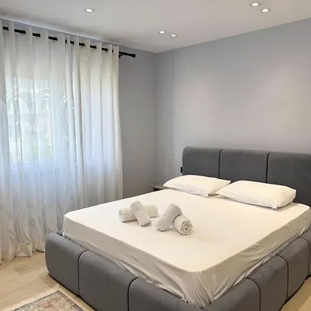 Modern Apartment *